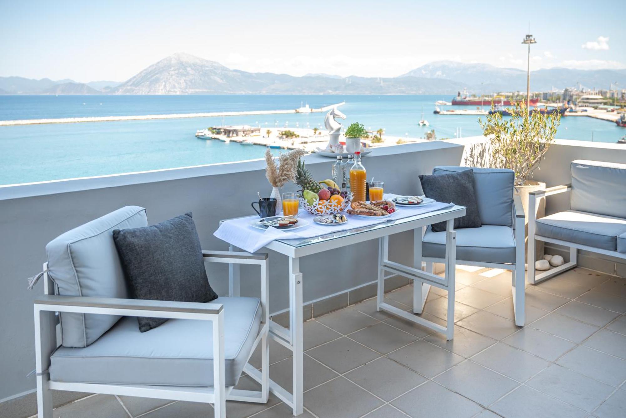 Majestic Penthouse In The Heart Of Patra Apartment Екстериор снимка