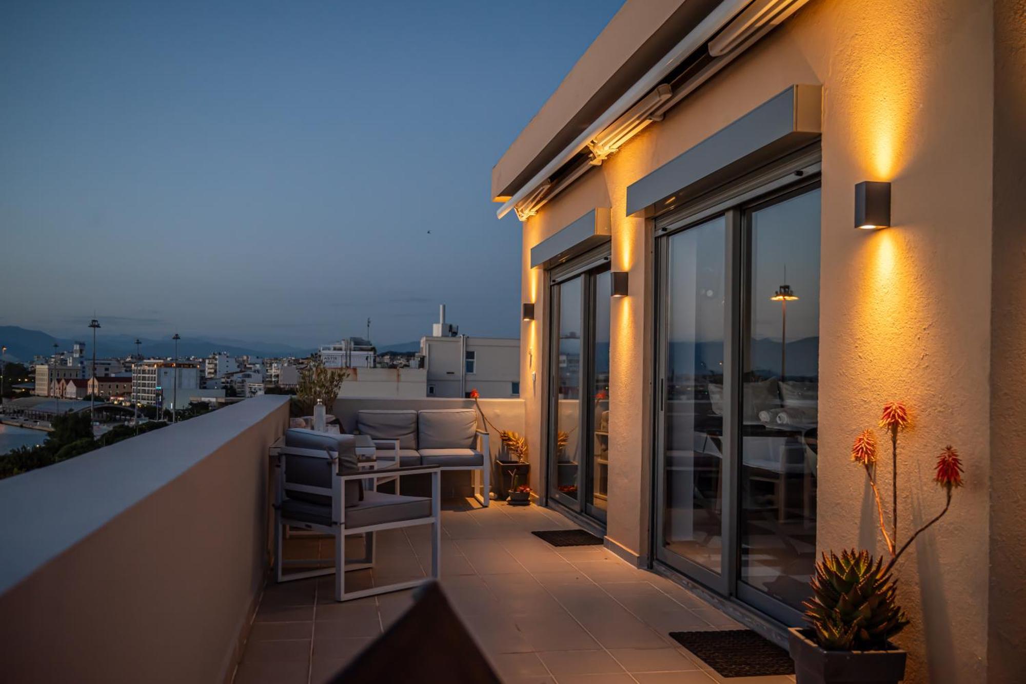Majestic Penthouse In The Heart Of Patra Apartment Екстериор снимка